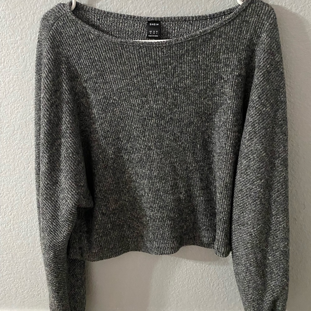 grey long cropped sleeve